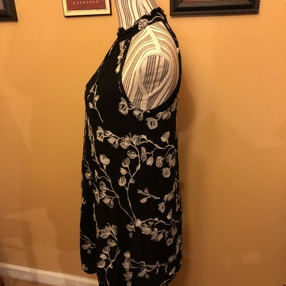 F21 black embroider sleeveless swing dress size S - Picture 3 of 8